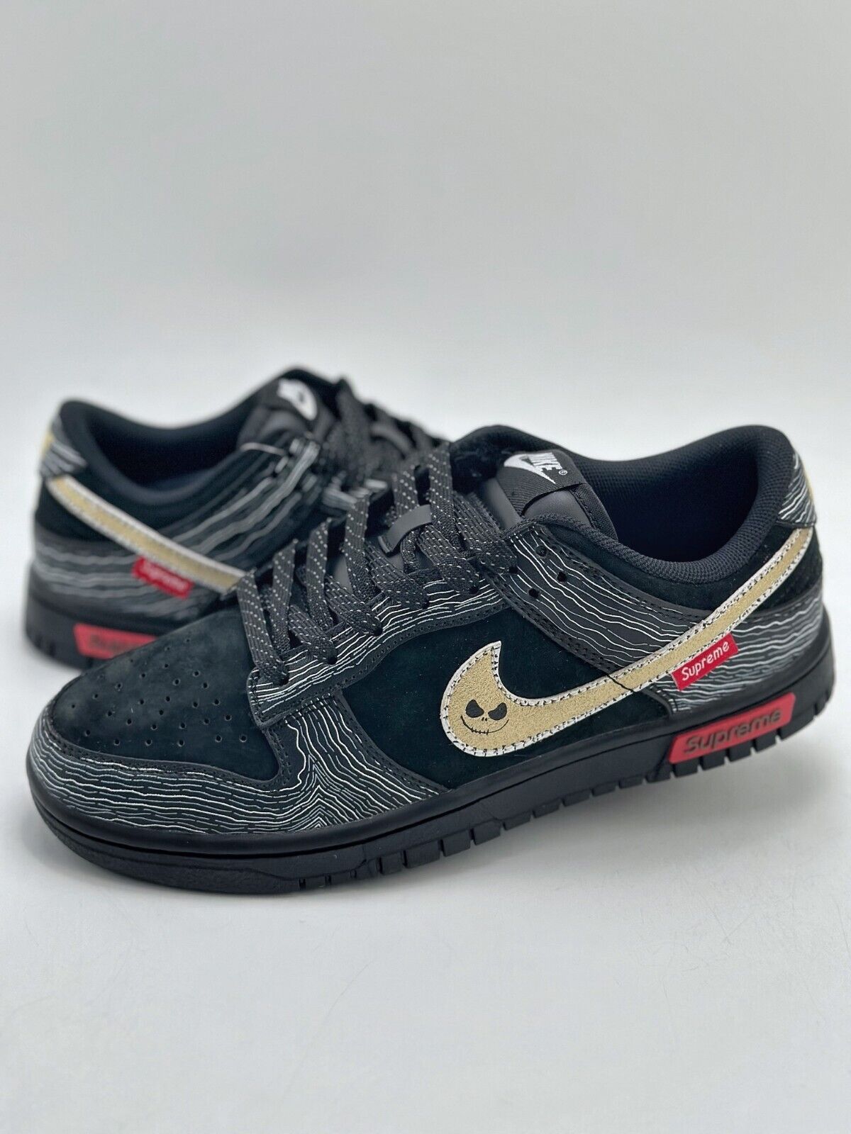 Nike SB Dunk LowxSupreme Black and grey Grimace